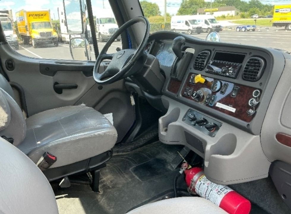 Cab and Chassis Truck-Light and Medium Duty Trucks-Freightliner-2021-M2-Lexington-KY-40,543\n\t\tmiles-$ 63,500 - Image 17