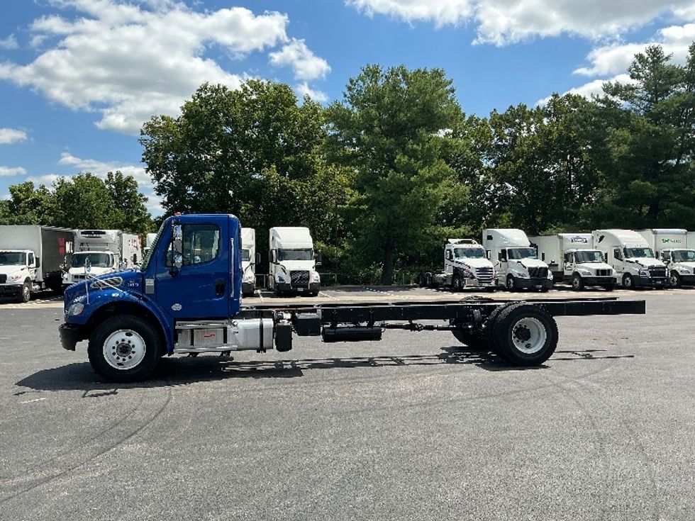 Cab and Chassis Truck-Light and Medium Duty Trucks-Freightliner-2021-M2-Lexington-KY-40,543\n\t\tmiles-$ 63,500 - Image 4
