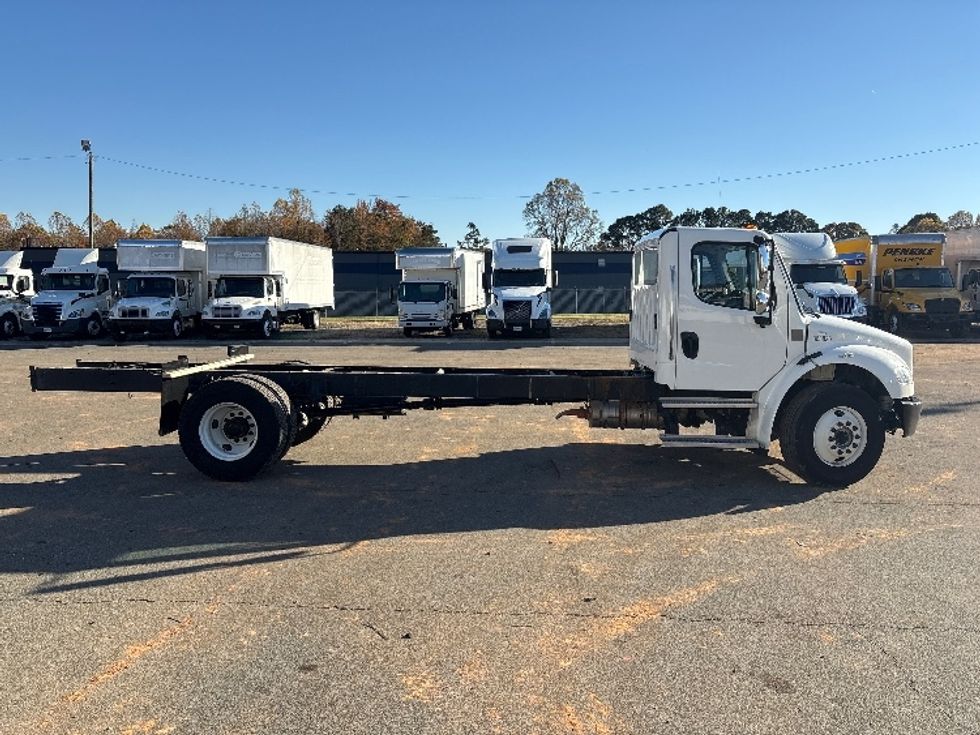 Cab and Chassis Truck-Light and Medium Duty Trucks-Freightliner-2021-M2-Mebane-NC-117,595\n\t\tmiles-$ 55,250 - Image 10