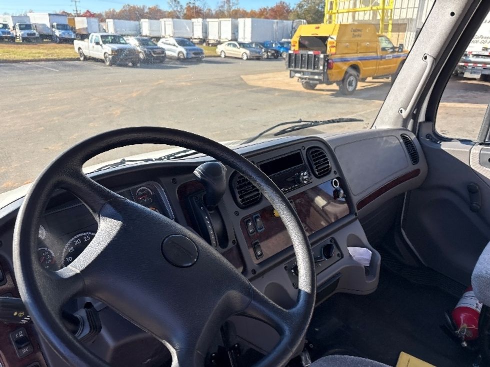 Cab and Chassis Truck-Light and Medium Duty Trucks-Freightliner-2021-M2-Mebane-NC-117,595\n\t\tmiles-$ 55,250 - Image 12