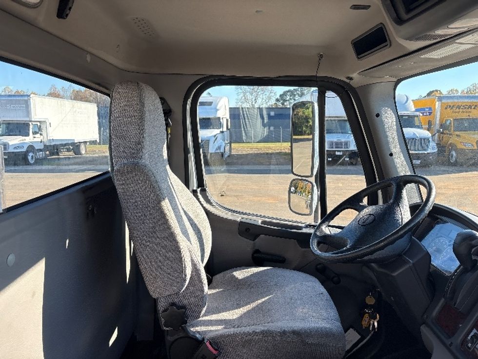 Cab and Chassis Truck-Light and Medium Duty Trucks-Freightliner-2021-M2-Mebane-NC-117,595\n\t\tmiles-$ 55,250 - Image 17