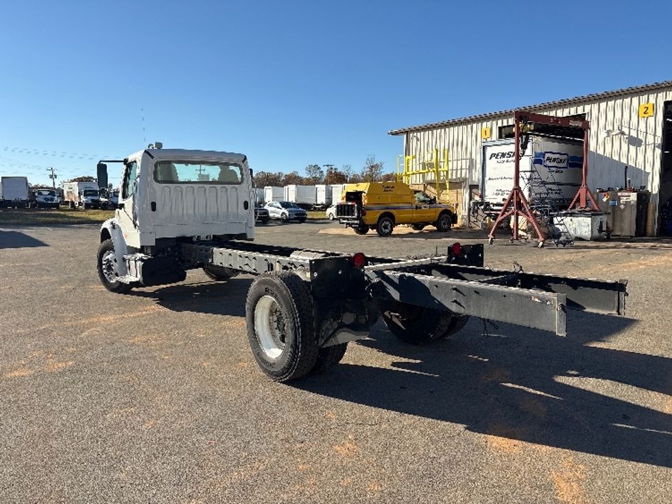 Cab and Chassis Truck-Light and Medium Duty Trucks-Freightliner-2021-M2-Mebane-NC-117,595\n\t\tmiles-$ 55,250 - Image 6