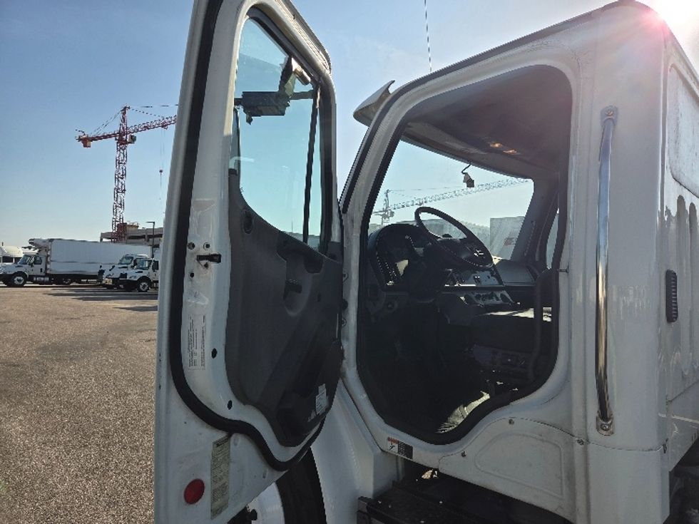 Cab and Chassis Truck-Light and Medium Duty Trucks-Freightliner-2021-M2-Mobile-AL-482,383\n\t\tmiles-$ 25,250 - Image 15