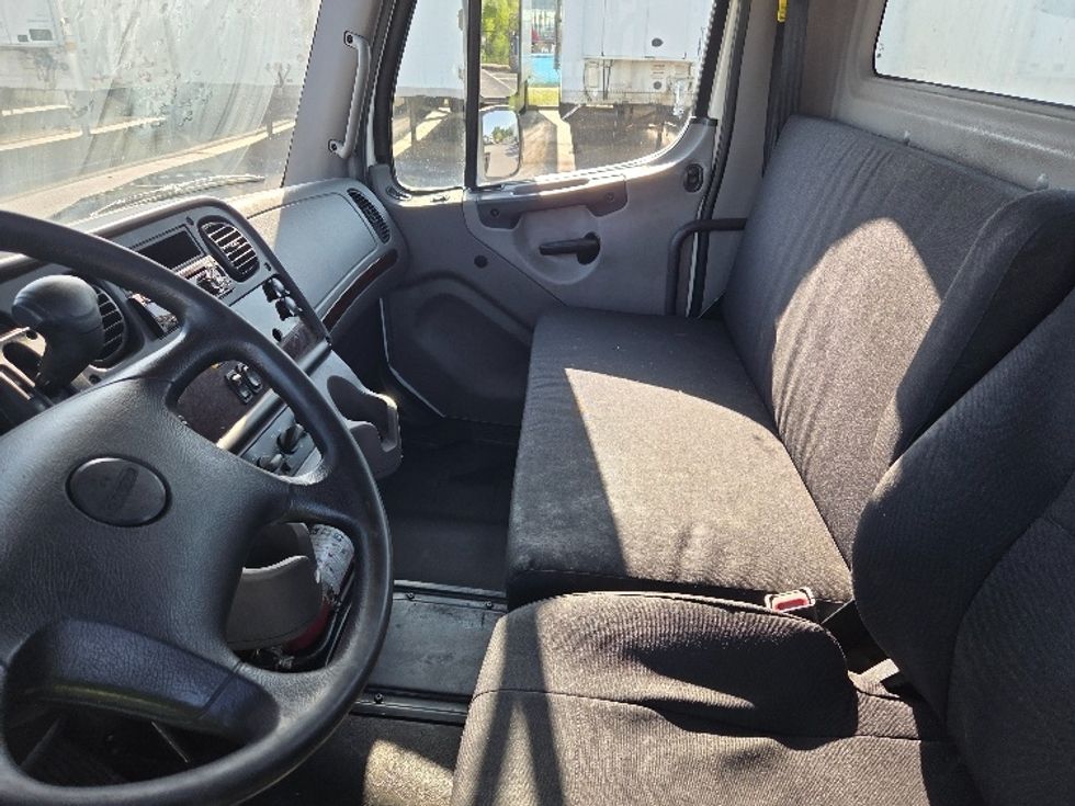 Cab and Chassis Truck-Light and Medium Duty Trucks-Freightliner-2021-M2-Mobile-AL-482,383\n\t\tmiles-$ 25,250 - Image 18