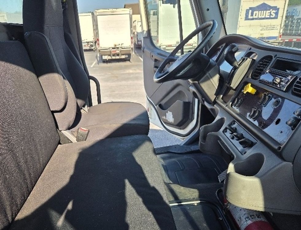 Cab and Chassis Truck-Light and Medium Duty Trucks-Freightliner-2021-M2-Mobile-AL-482,383\n\t\tmiles-$ 25,250 - Image 21