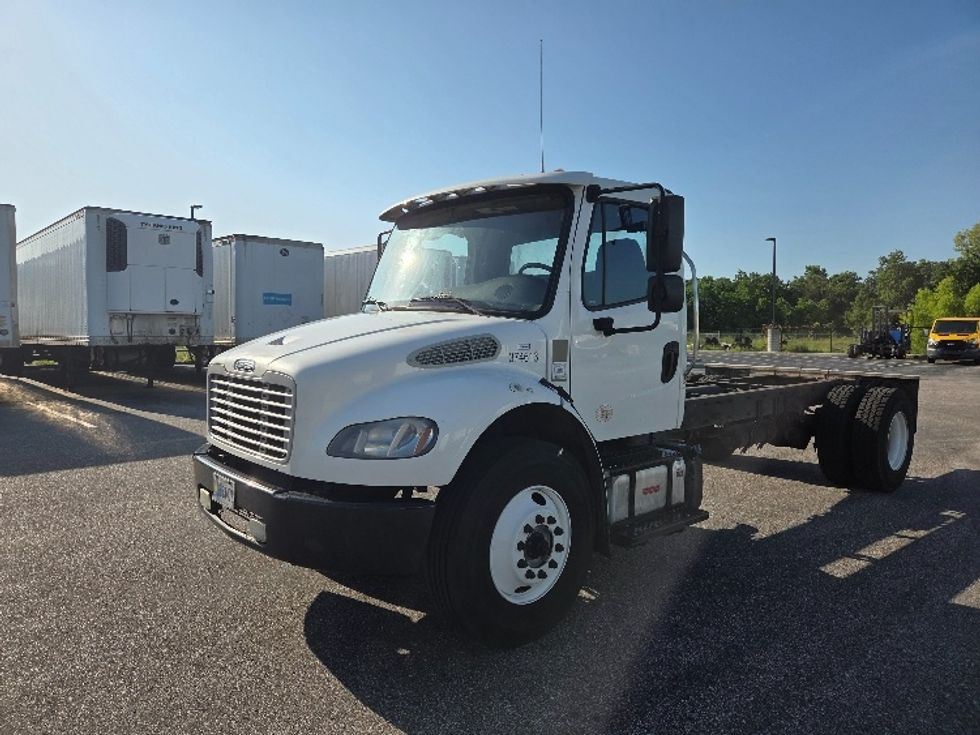 Cab and Chassis Truck-Light and Medium Duty Trucks-Freightliner-2021-M2-Mobile-AL-482,383\n\t\tmiles-$ 25,250 - Image 3