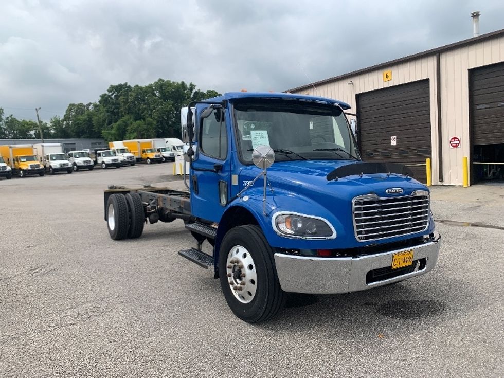 Cab and Chassis Truck-Light and Medium Duty Trucks-Freightliner-2021-M2-Nashville-TN-287,681\n\t\tmiles-$ 31,500 - Image 1
