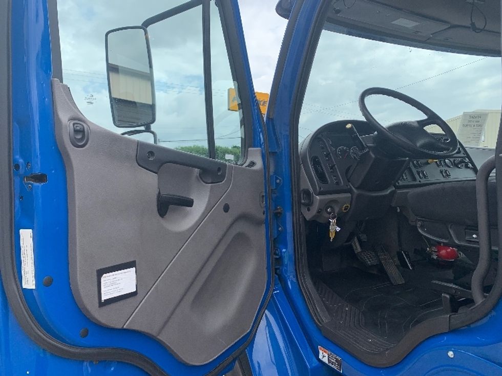 Cab and Chassis Truck-Light and Medium Duty Trucks-Freightliner-2021-M2-Nashville-TN-287,681\n\t\tmiles-$ 31,500 - Image 11