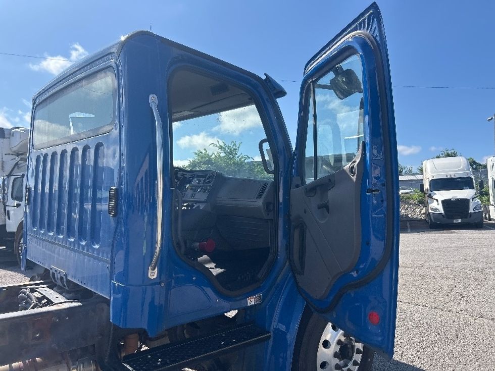 Cab and Chassis Truck-Light and Medium Duty Trucks-Freightliner-2021-M2-Nashville-TN-332,252\n\t\tmiles-$ 25,750 - Image 15