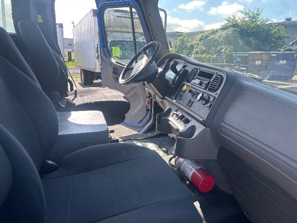 Cab and Chassis Truck-Light and Medium Duty Trucks-Freightliner-2021-M2-Nashville-TN-332,252\n\t\tmiles-$ 25,750 - Image 17