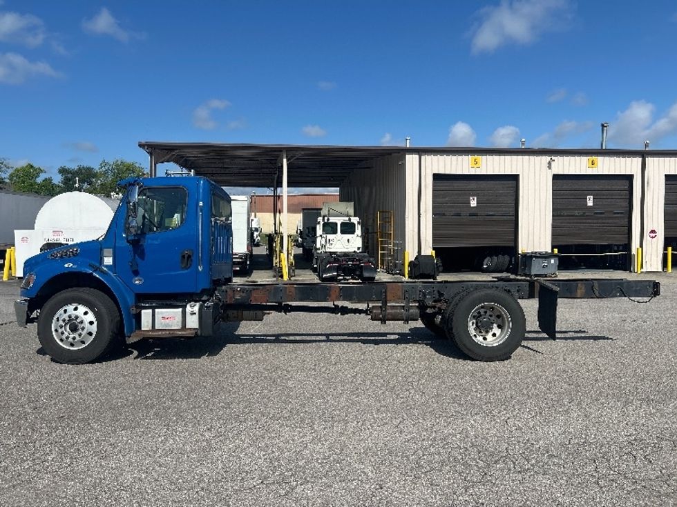 Cab and Chassis Truck-Light and Medium Duty Trucks-Freightliner-2021-M2-Nashville-TN-332,252\n\t\tmiles-$ 25,750 - Image 4