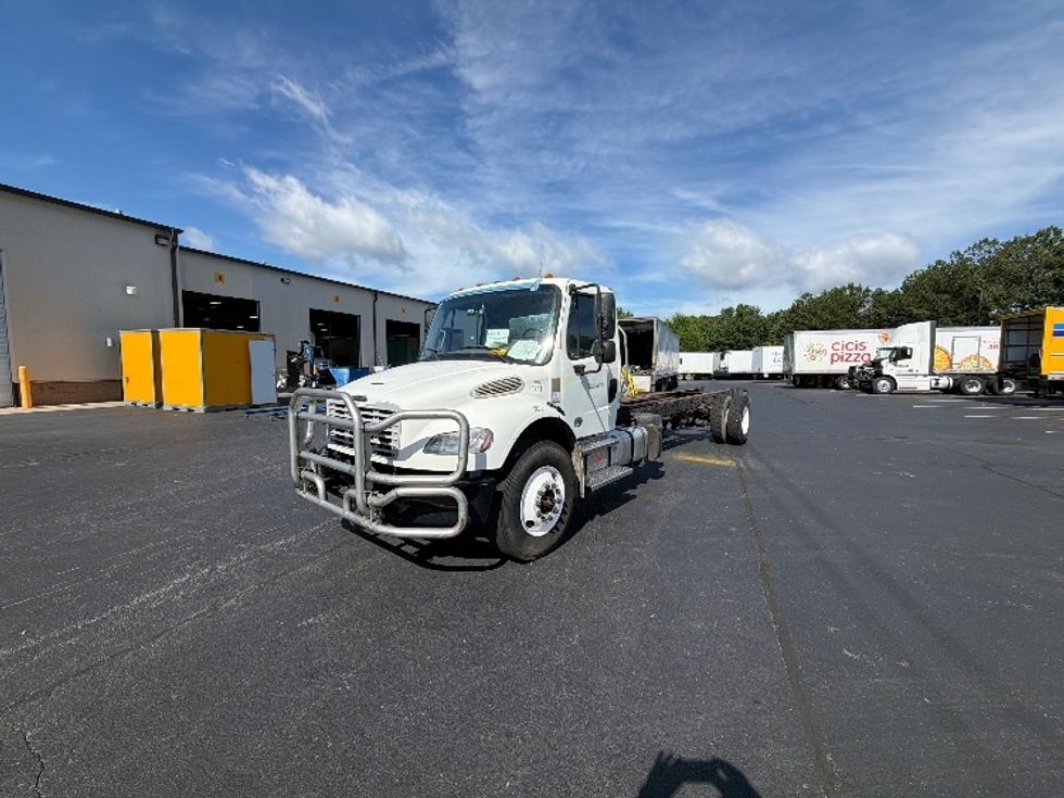 Cab and Chassis Truck-Light and Medium Duty Trucks-Freightliner-2022-M2-Forest Park-GA-294,762\n\t\tmiles-$ 28,500 - Image 1