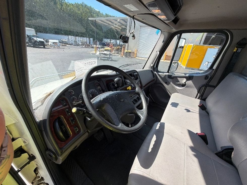 Cab and Chassis Truck-Light and Medium Duty Trucks-Freightliner-2022-M2-Forest Park-GA-294,762\n\t\tmiles-$ 28,500 - Image 11