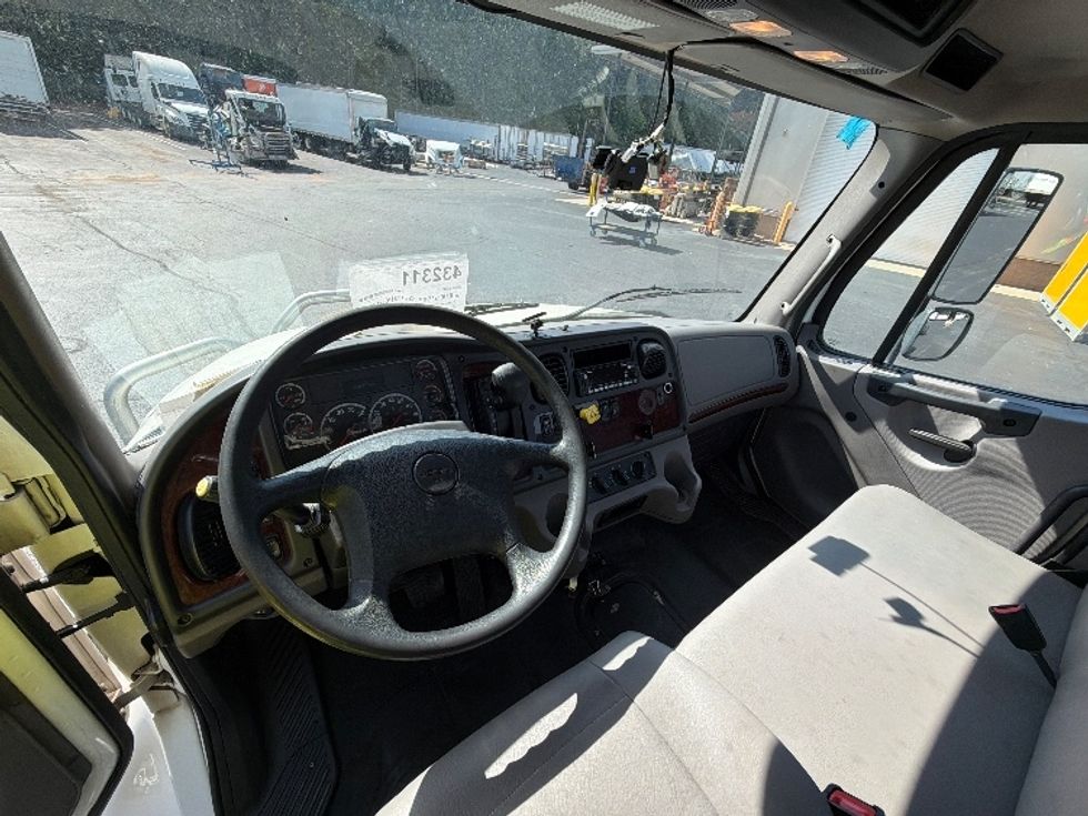 Cab and Chassis Truck-Light and Medium Duty Trucks-Freightliner-2022-M2-Forest Park-GA-294,762\n\t\tmiles-$ 28,500 - Image 12