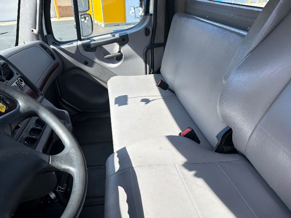 Cab and Chassis Truck-Light and Medium Duty Trucks-Freightliner-2022-M2-Forest Park-GA-294,762\n\t\tmiles-$ 28,500 - Image 13