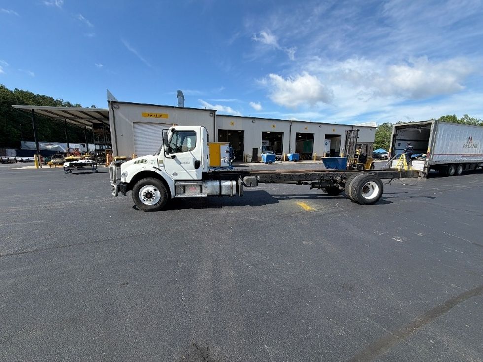 Cab and Chassis Truck-Light and Medium Duty Trucks-Freightliner-2022-M2-Forest Park-GA-294,762\n\t\tmiles-$ 28,500 - Image 3