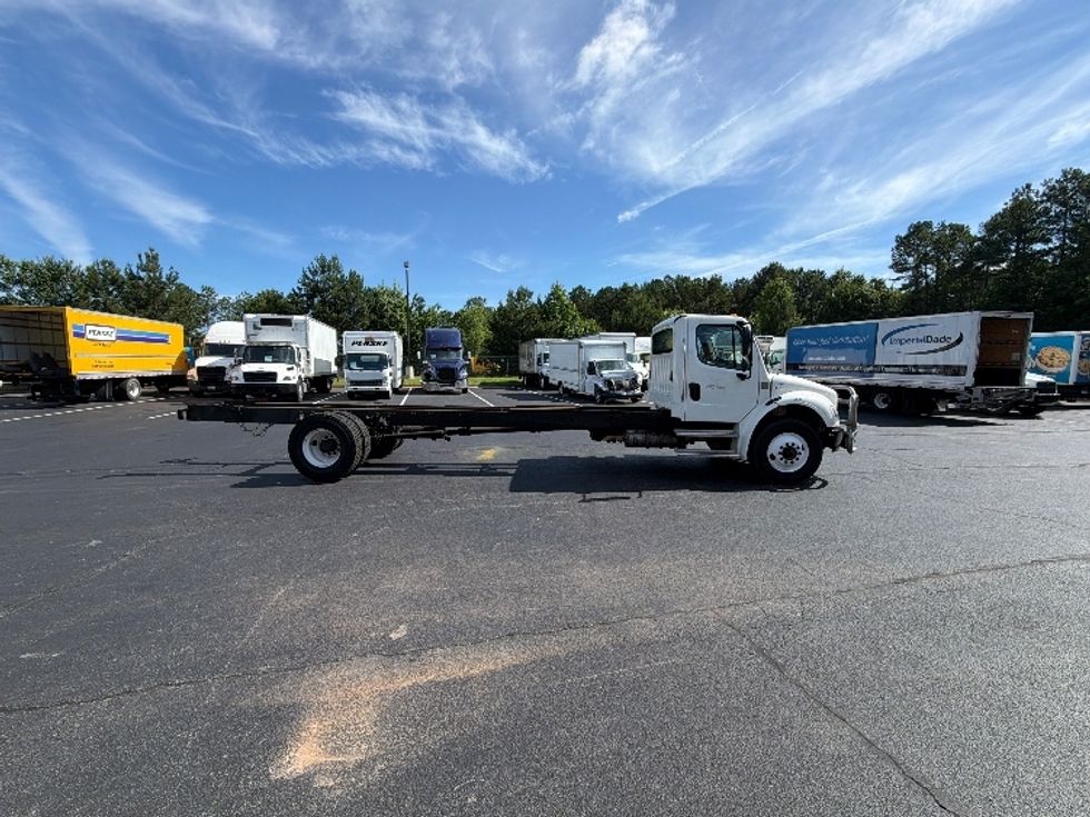 Cab and Chassis Truck-Light and Medium Duty Trucks-Freightliner-2022-M2-Forest Park-GA-294,762\n\t\tmiles-$ 28,500 - Image 9