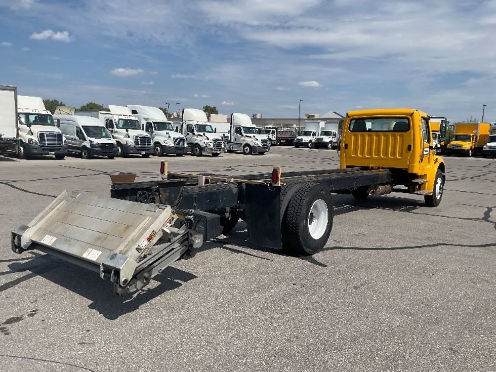 Cab and Chassis Truck-Light and Medium Duty Trucks-Freightliner-2022-M2-Indianapolis-IN-170,737\n\t\tmiles-$ 52,000 - Image 13