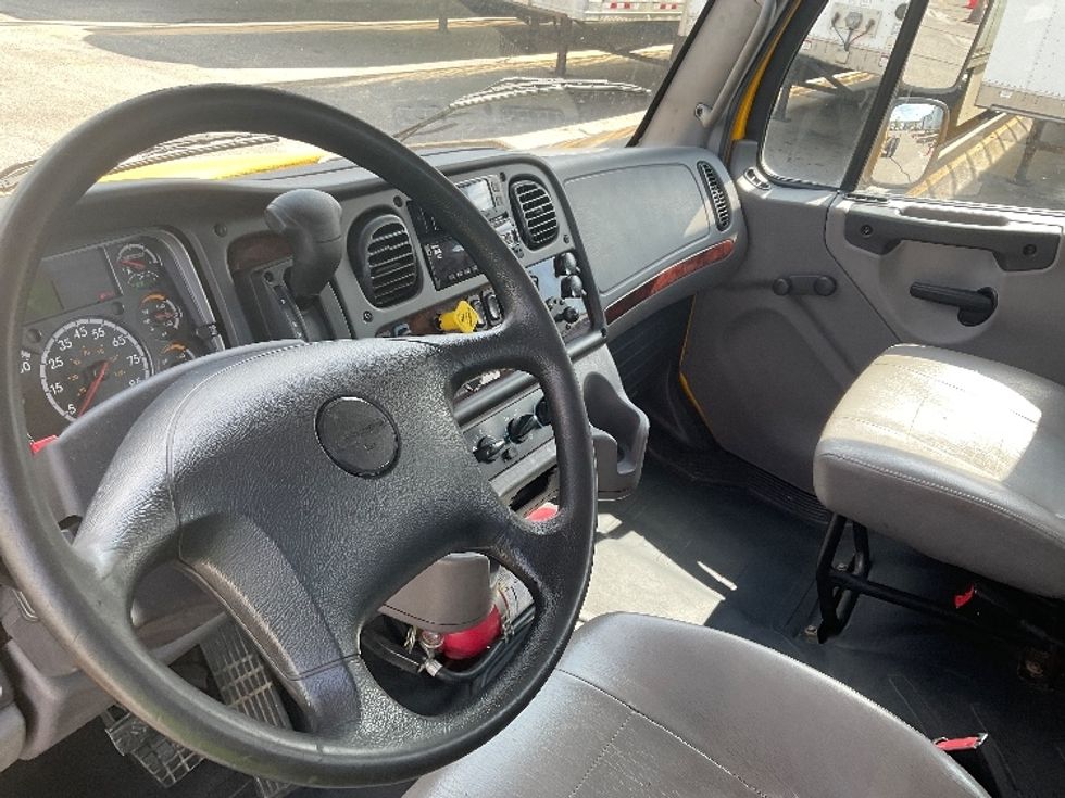 Cab and Chassis Truck-Light and Medium Duty Trucks-Freightliner-2022-M2-Indianapolis-IN-170,737\n\t\tmiles-$ 52,000 - Image 17