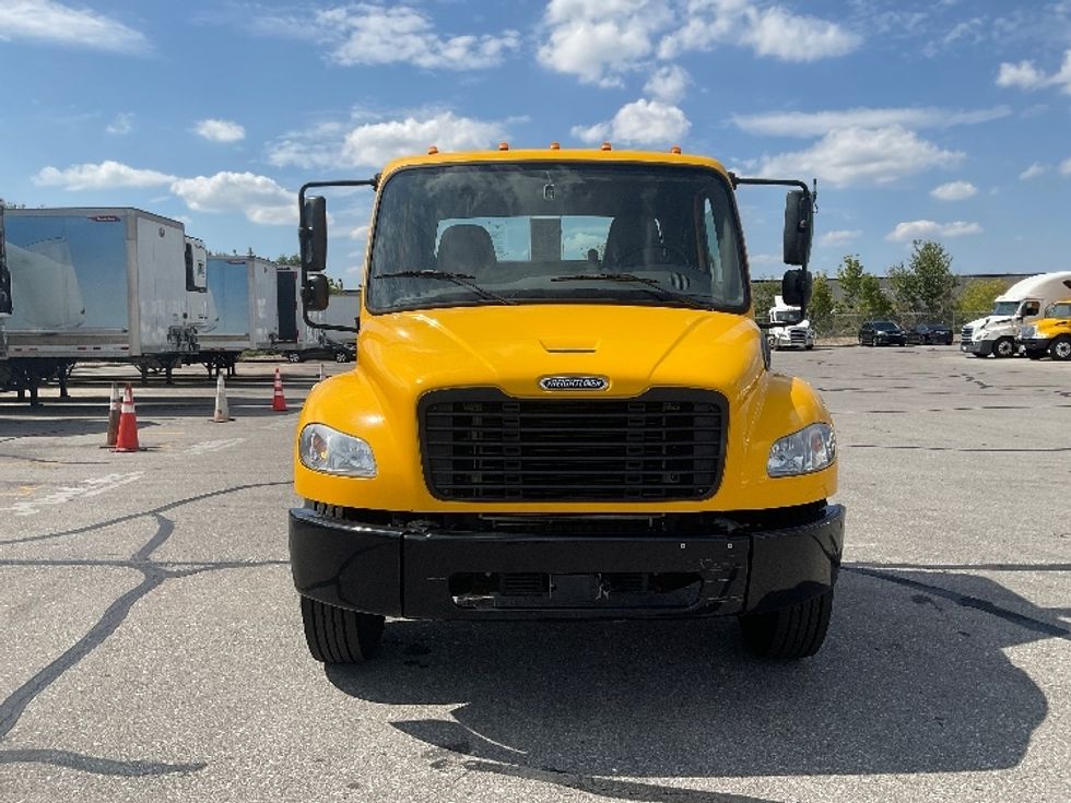 Cab and Chassis Truck-Light and Medium Duty Trucks-Freightliner-2022-M2-Indianapolis-IN-170,737\n\t\tmiles-$ 52,000 - Image 2