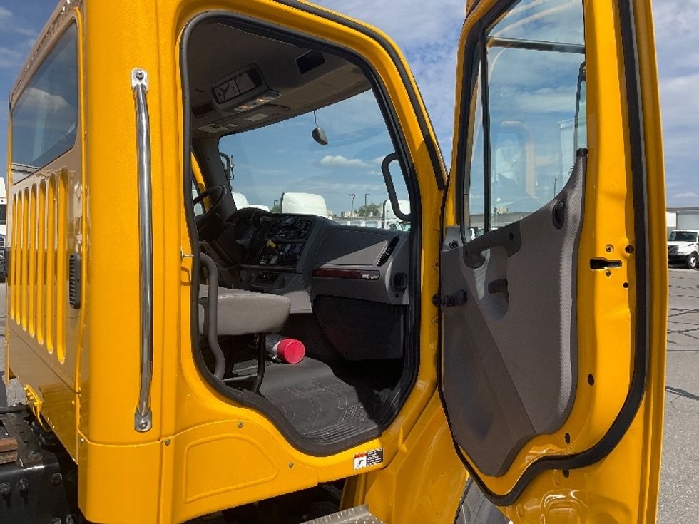 Cab and Chassis Truck-Light and Medium Duty Trucks-Freightliner-2022-M2-Indianapolis-IN-170,737\n\t\tmiles-$ 52,000 - Image 20