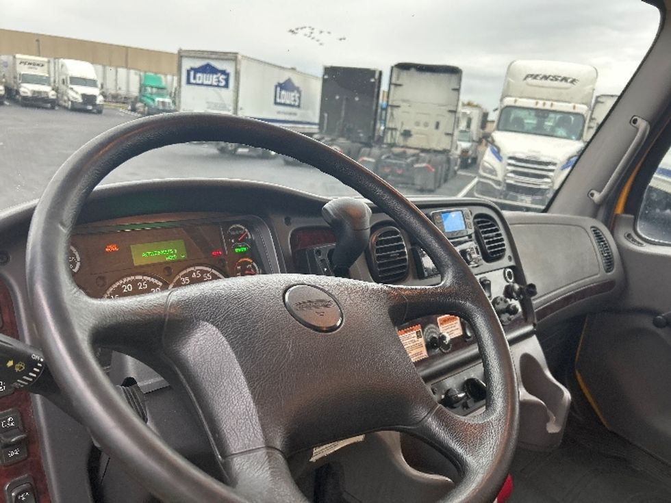Cab and Chassis Truck-Light and Medium Duty Trucks-Freightliner-2022-M2-Louisville-KY-221,192\n\t\tmiles-$ 45,000 - Image 10