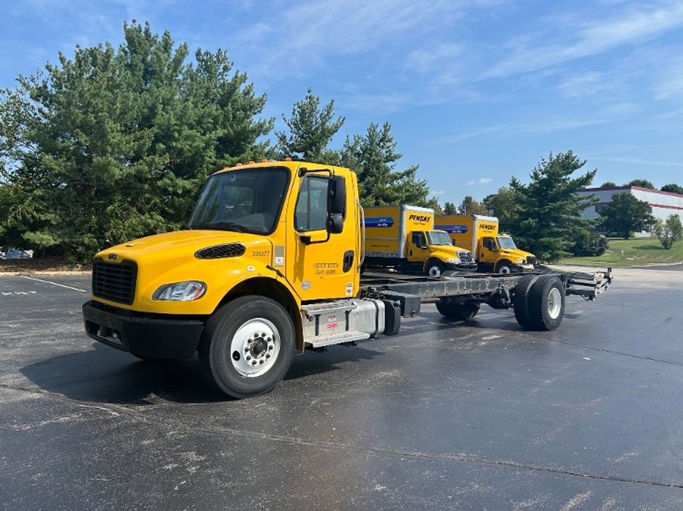 Cab and Chassis Truck-Light and Medium Duty Trucks-Freightliner-2022-M2-Louisville-KY-221,192\n\t\tmiles-$ 45,000 - Image 2