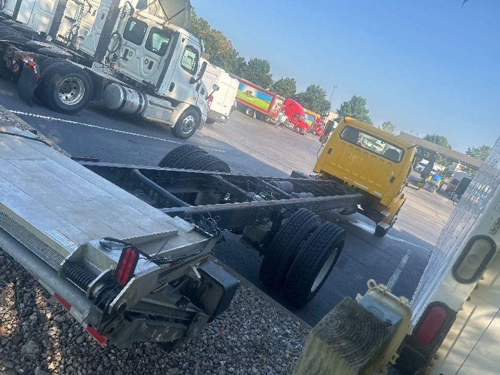 Cab and Chassis Truck-Light and Medium Duty Trucks-Freightliner-2022-M2-Louisville-KY-221,192\n\t\tmiles-$ 45,000 - Image 6