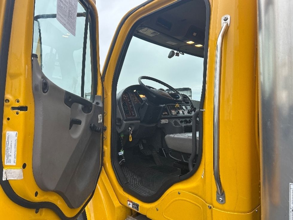 Cab and Chassis Truck-Light and Medium Duty Trucks-Freightliner-2022-M2-Louisville-KY-221,192\n\t\tmiles-$ 45,000 - Image 9