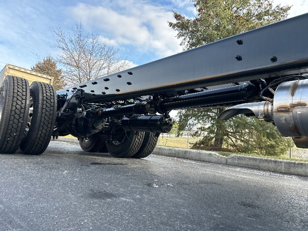 Cab and Chassis Truck-Light and Medium Duty Trucks-Freightliner-2024-M2-Harrisburg-PA-1,338\n\t\tmiles-$ 104,250 - Image 14