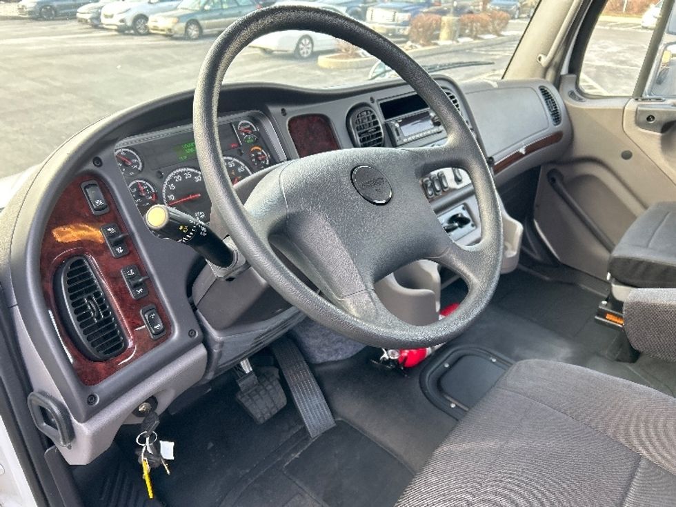 Cab and Chassis Truck-Light and Medium Duty Trucks-Freightliner-2024-M2-Harrisburg-PA-1,338\n\t\tmiles-$ 104,250 - Image 17