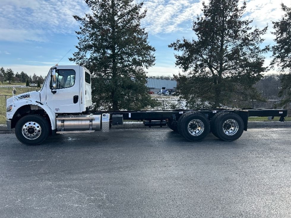 Cab and Chassis Truck-Light and Medium Duty Trucks-Freightliner-2024-M2-Harrisburg-PA-1,338\n\t\tmiles-$ 104,250 - Image 4