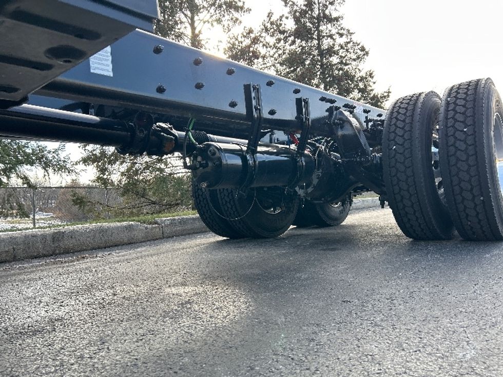 Cab and Chassis Truck-Light and Medium Duty Trucks-Freightliner-2024-M2-Harrisburg-PA-1,338\n\t\tmiles-$ 104,250 - Image 5