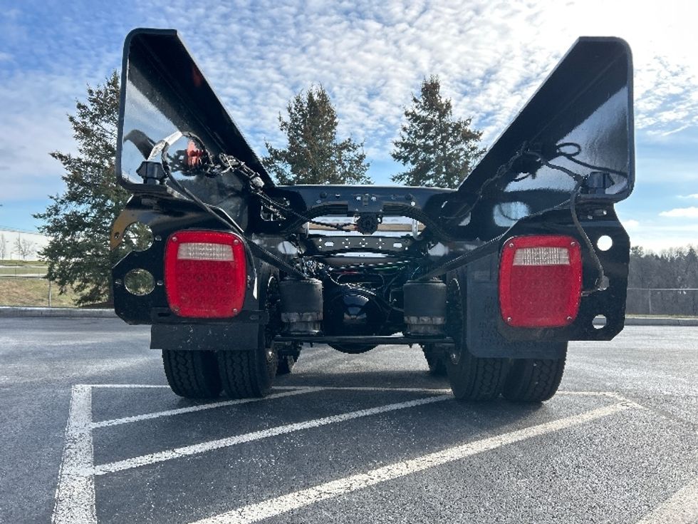 Cab and Chassis Truck-Light and Medium Duty Trucks-Freightliner-2024-M2-Harrisburg-PA-1,338\n\t\tmiles-$ 104,250 - Image 9