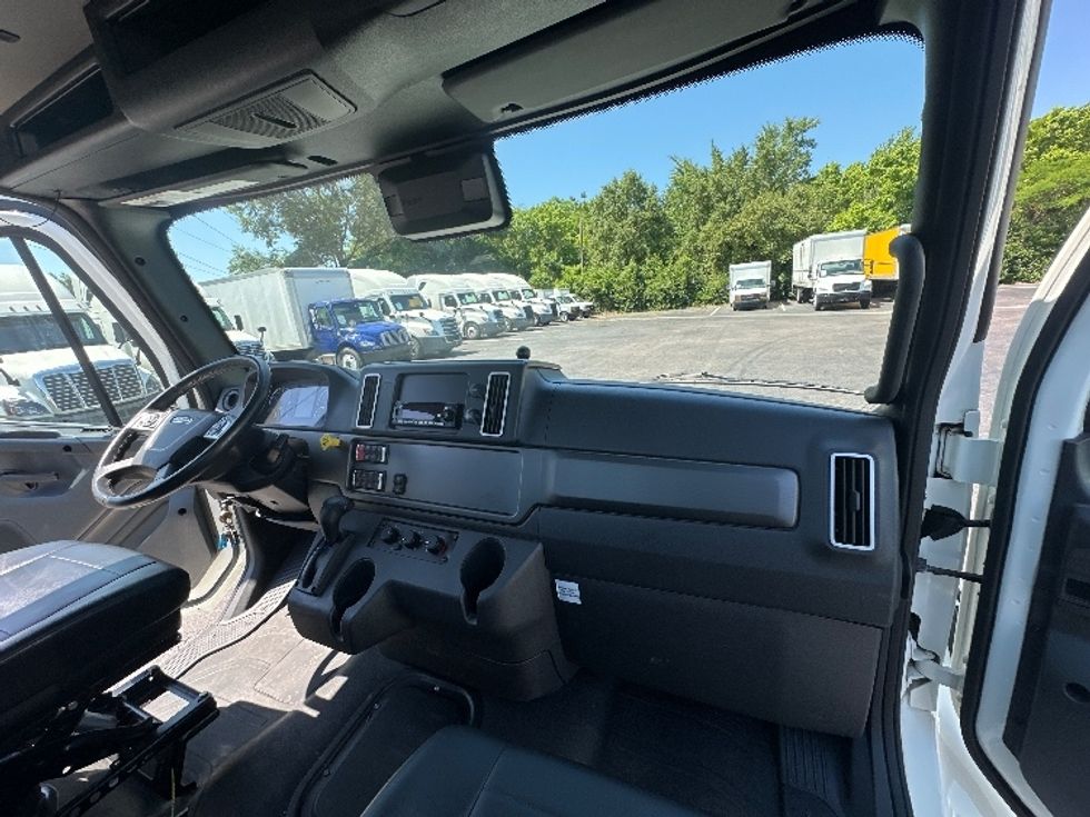 Cab and Chassis Truck-Light and Medium Duty Trucks-Freightliner-2025-M2P-Greensboro-NC-37,279\n\t\tmiles-$ 91,250 - Image 16