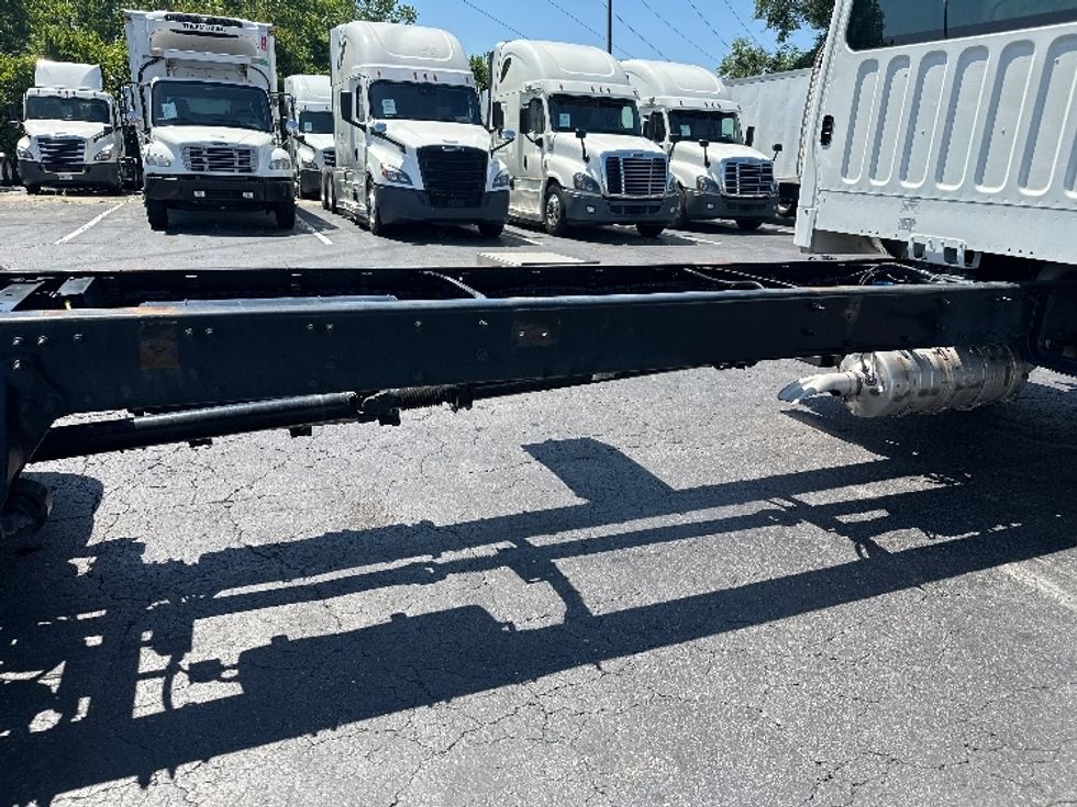 Cab and Chassis Truck-Light and Medium Duty Trucks-Freightliner-2025-M2P-Greensboro-NC-37,279\n\t\tmiles-$ 91,250 - Image 9