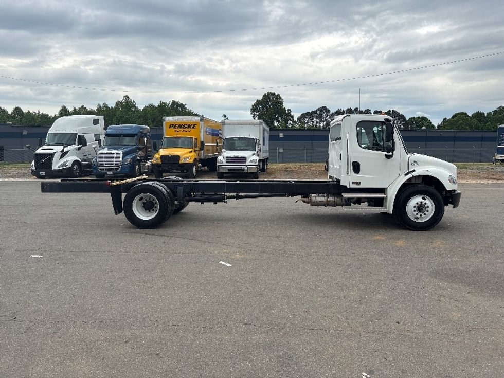 Cab and Chassis Truck-Light and Medium Duty Trucks-Freightliner-2025-M2P-Greensboro-NC-48,440\n\t\tmiles-$ 89,750 - Image 10