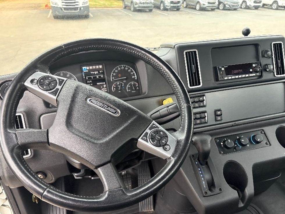 Cab and Chassis Truck-Light and Medium Duty Trucks-Freightliner-2025-M2P-Greensboro-NC-48,440\n\t\tmiles-$ 89,750 - Image 13