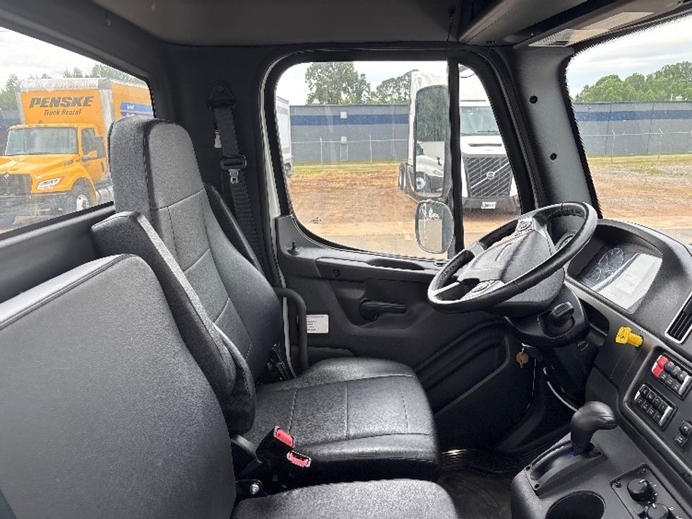 Cab and Chassis Truck-Light and Medium Duty Trucks-Freightliner-2025-M2P-Greensboro-NC-48,440\n\t\tmiles-$ 89,750 - Image 17