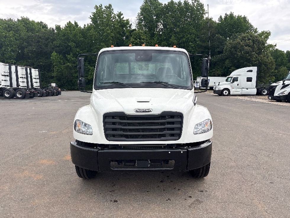 Cab and Chassis Truck-Light and Medium Duty Trucks-Freightliner-2025-M2P-Greensboro-NC-48,440\n\t\tmiles-$ 89,750 - Image 2