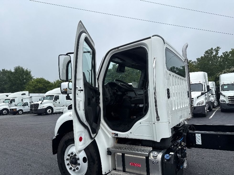 Cab and Chassis Truck-Light and Medium Duty Trucks-Freightliner-2025-M2P-Greensboro-NC-936\n\t\tmiles-$ 107,000 - Image 11