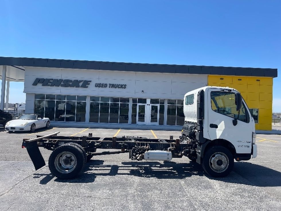 Cab and Chassis Truck-Light and Medium Duty Trucks-Hino-2015-195-Kansas City-MO-91,974\n\t\tmiles-$ 35,000 - Image 10
