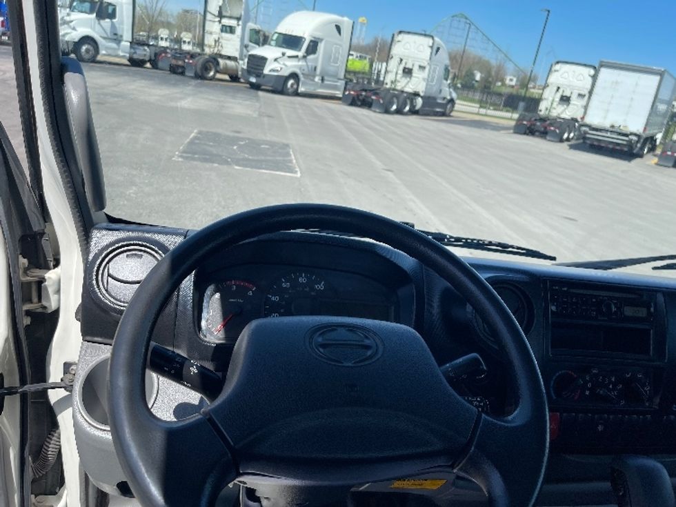Cab and Chassis Truck-Light and Medium Duty Trucks-Hino-2015-195-Kansas City-MO-91,974\n\t\tmiles-$ 35,000 - Image 13