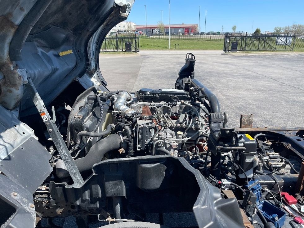 Cab and Chassis Truck-Light and Medium Duty Trucks-Hino-2015-195-Kansas City-MO-91,974\n\t\tmiles-$ 35,000 - Image 19