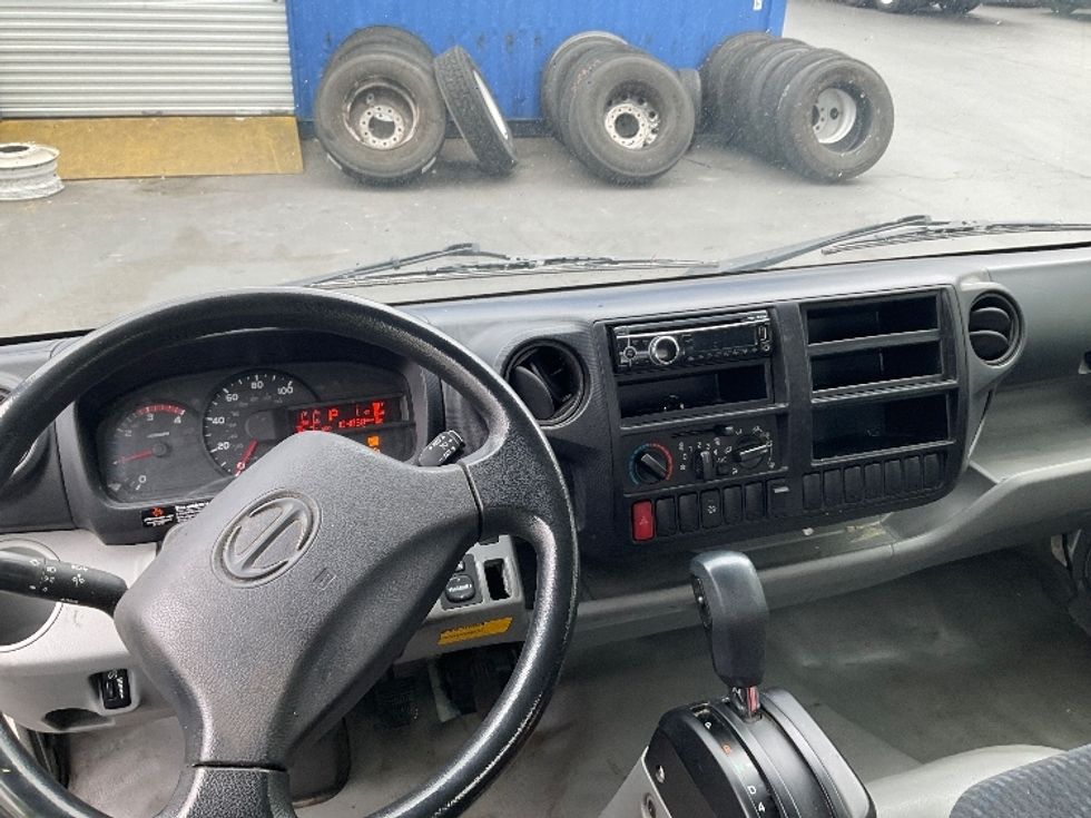 Cab and Chassis Truck-Light and Medium Duty Trucks-Hino-2017-195-Kent-WA-104,898\n\t\tmiles-$ 35,750 - Image 18