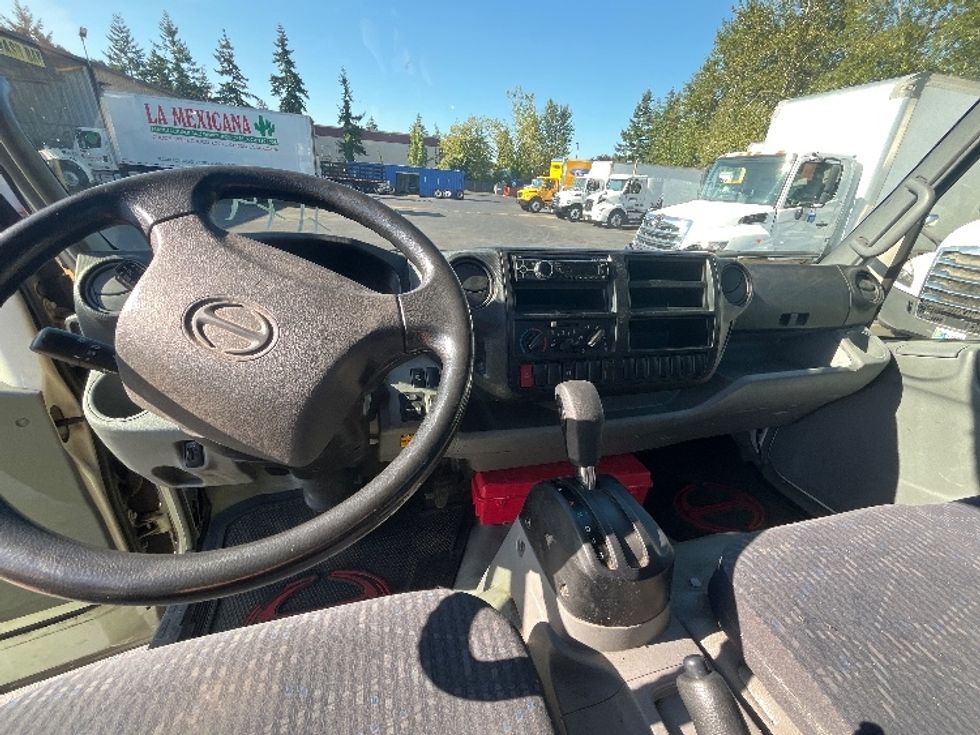 Cab and Chassis Truck-Light and Medium Duty Trucks-Hino-2017-195-Kent-WA-119,209\n\t\tmiles-$ 34,750 - Image 18