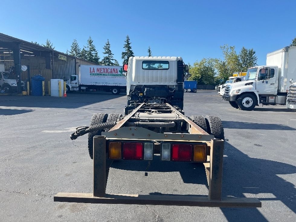 Cab and Chassis Truck-Light and Medium Duty Trucks-Hino-2017-195-Kent-WA-119,209\n\t\tmiles-$ 34,750 - Image 8