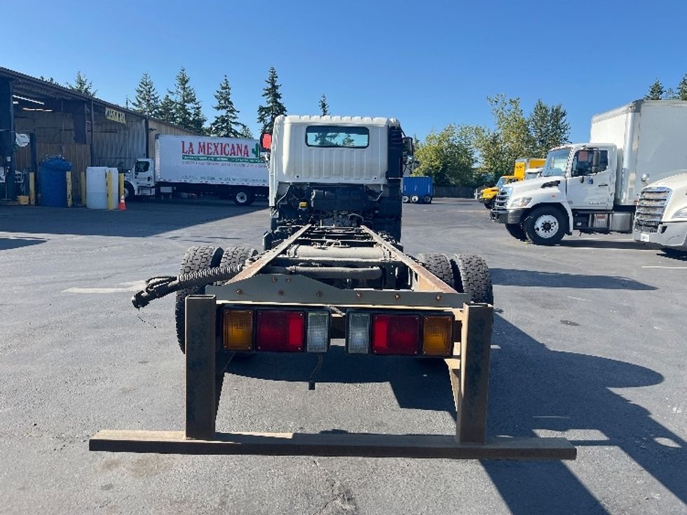 Cab and Chassis Truck-Light and Medium Duty Trucks-Hino-2017-195-Kent-WA-119,209\n\t\tmiles-$ 34,750 - Image 9