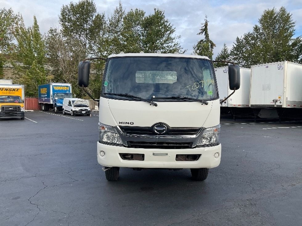 Cab and Chassis Truck-Light and Medium Duty Trucks-Hino-2017-195-Kent-WA-48,160\n\t\tmiles-$ 31,250 - Image 2