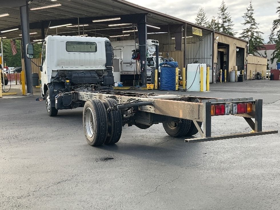 Cab and Chassis Truck-Light and Medium Duty Trucks-Hino-2017-195-Kent-WA-48,160\n\t\tmiles-$ 31,250 - Image 6